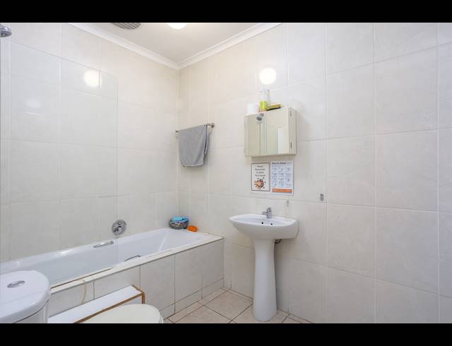 3 BEDROOM FREEHOLD FOR SALE IN RONDEBOSCH EAST
